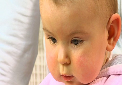 VIDEO: Kādi ir apsvērumi PAR un PRET bērnu vakcināciju?