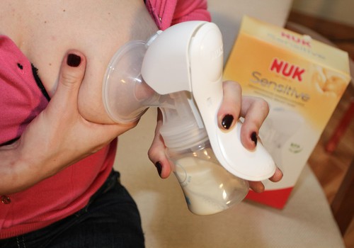 FOTO: Kā lietot NUK piena pumpīti