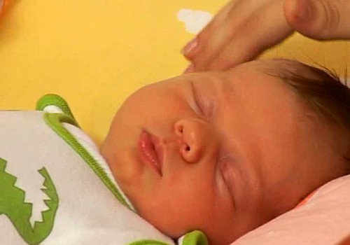 VIDEO: Huggies® Newborn- pirmās autiņbiksītes Tavam bēbītim